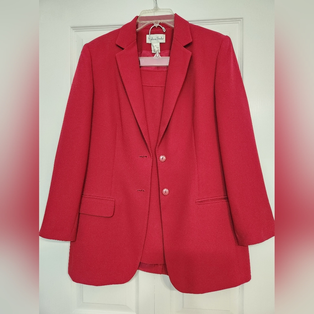 Madison Studio womens 2pc suit